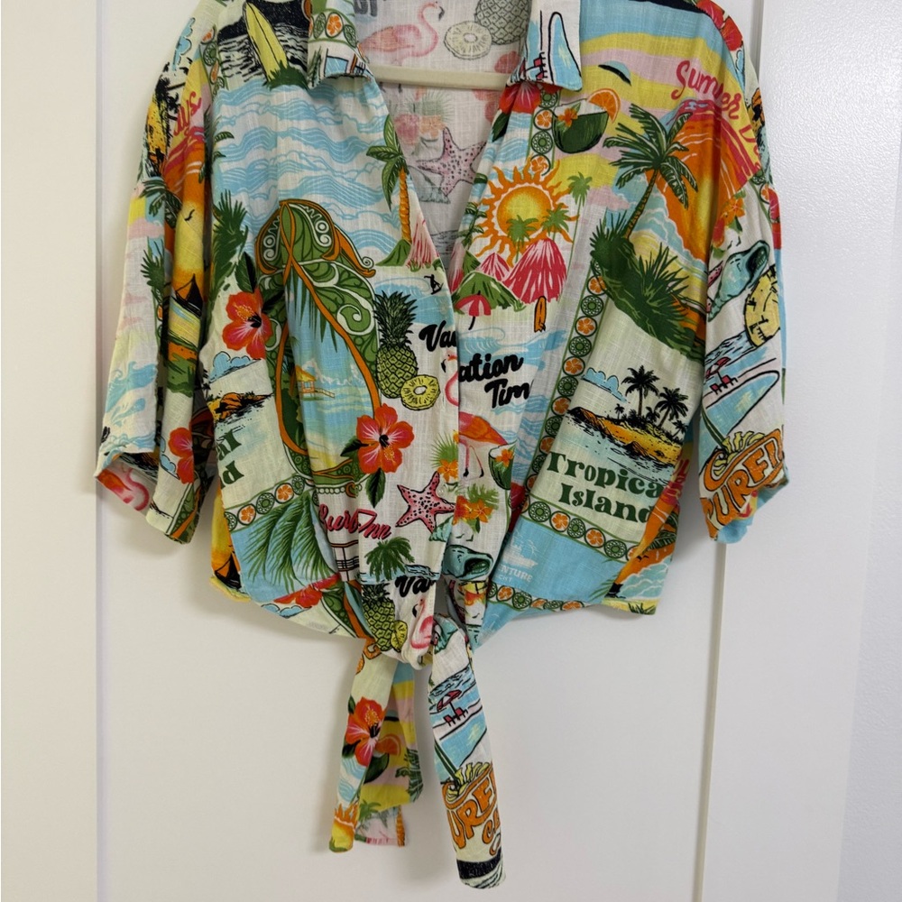 Tie-Front Tropical Print Button-Down Shirt - Multi